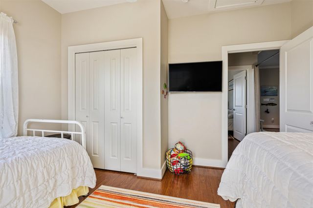 1040 N Gayle Street, Gilchrist, TX 77617