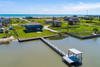 1040 N Gayle Street, Gilchrist, TX 77617