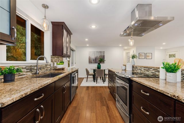 5839 NE 197th Street, Kenmore, WA 98028