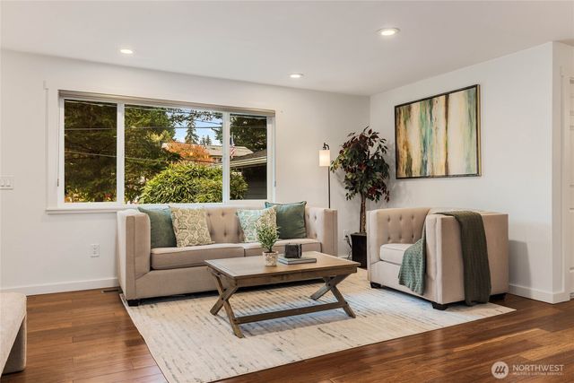 5839 NE 197th Street, Kenmore, WA 98028