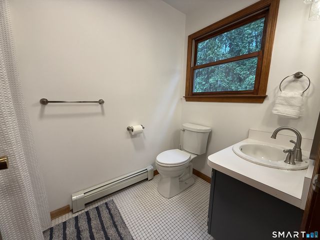 8 Phoebee Lane, Brookfield, CT 06804