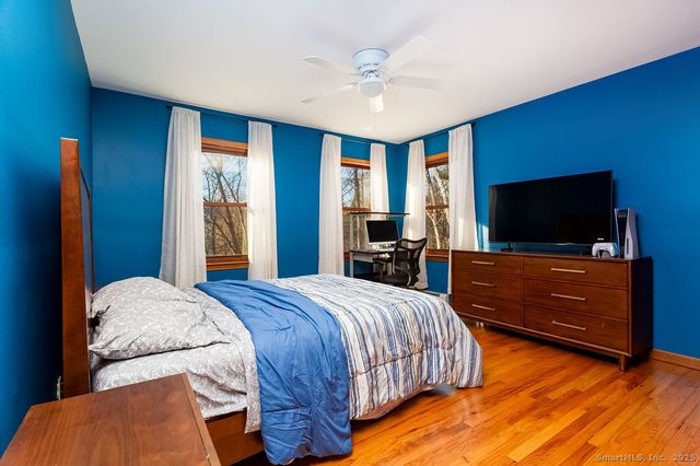 8 Phoebee Lane, Brookfield, CT 06804