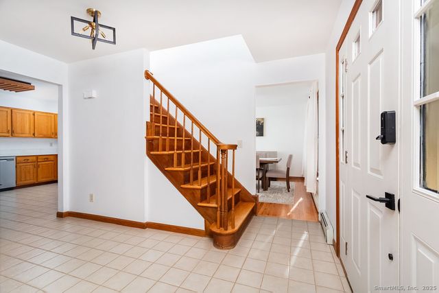 8 Phoebee Lane, Brookfield, CT 06804