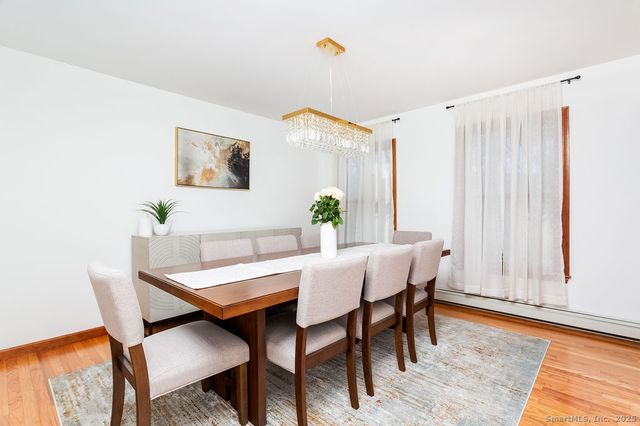 8 Phoebee Lane, Brookfield, CT 06804