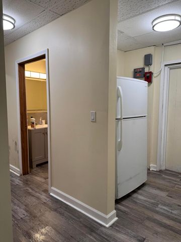 5455 S Wayne Road, Wayne City, MI 48184