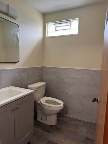 5455 S Wayne Road, Wayne City, MI 48184