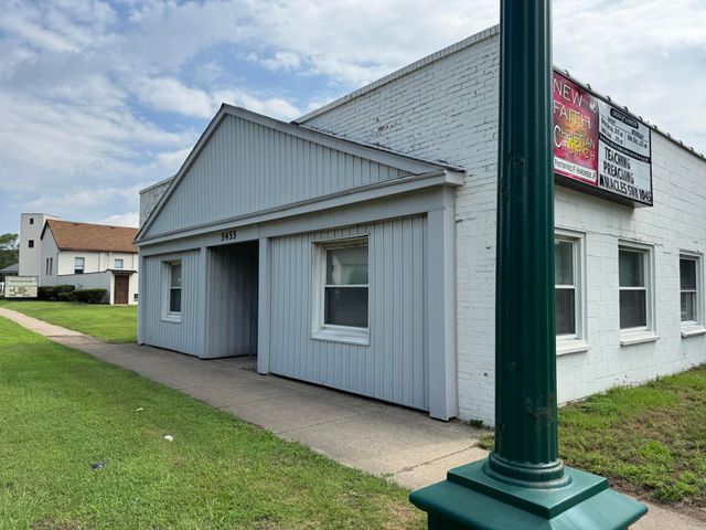 5455 S Wayne Road, Wayne City, MI 48184