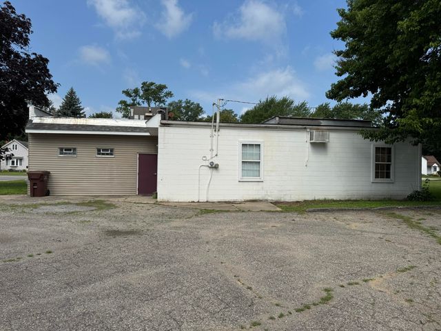 5455 S Wayne Road, Wayne City, MI 48184