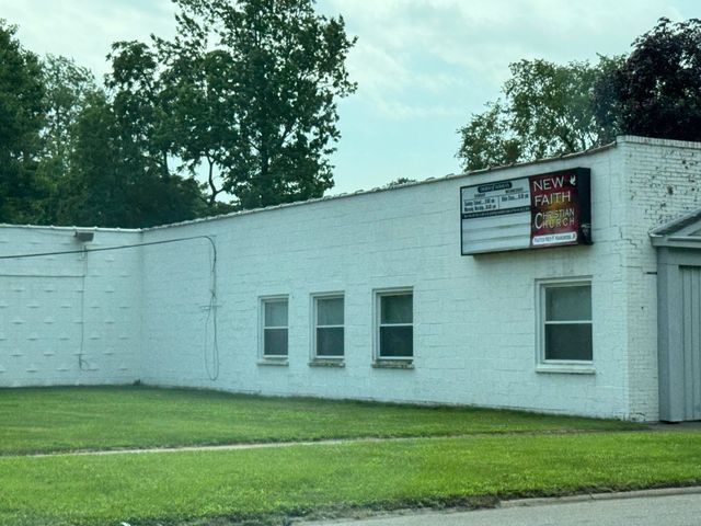 5455 S Wayne Road, Wayne City, MI 48184