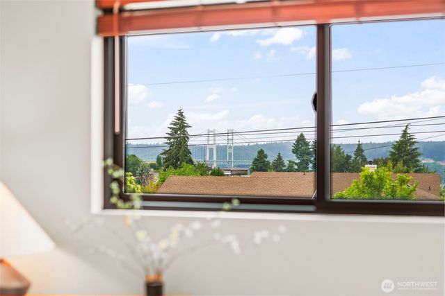 1871 N Skyline Drive, Tacoma, WA 98406