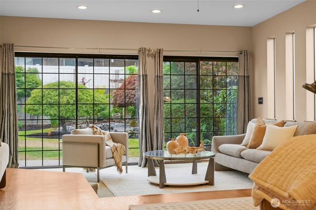 1871 N Skyline Drive, Tacoma, WA 98406