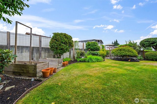 1871 N Skyline Drive, Tacoma, WA 98406