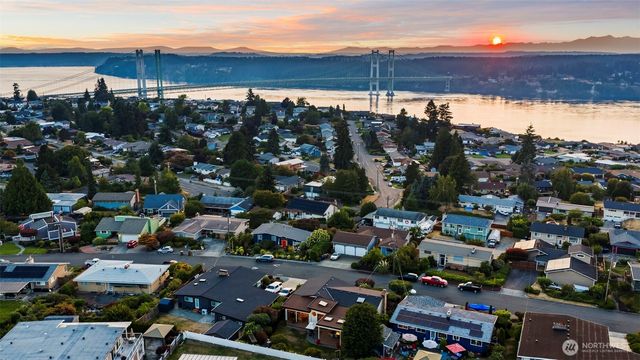 1871 N Skyline Drive, Tacoma, WA 98406