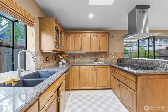 1871 N Skyline Drive, Tacoma, WA 98406