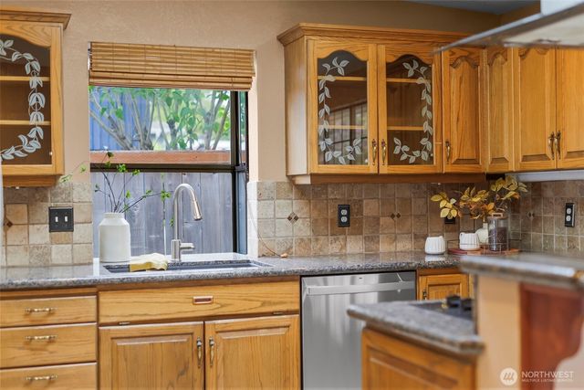 1871 N Skyline Drive, Tacoma, WA 98406