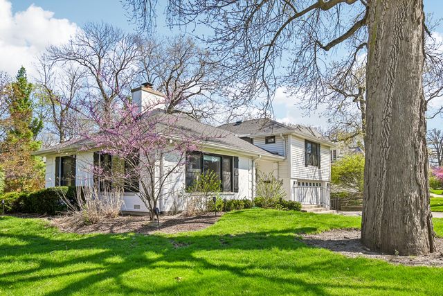 939 Westcliff Lane SE, Deerfield, IL 60015