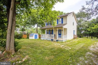 8 WHITING AVE, Boyce, VA 22620