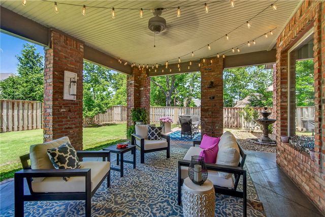 1505 NE Chapel Hill Drive, Bentonville, AR 72712