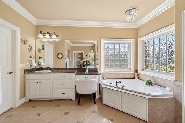 1505 NE Chapel Hill Drive, Bentonville, AR 72712