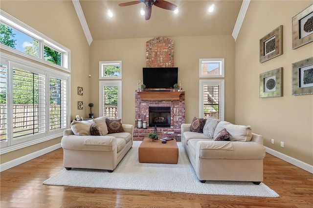 1505 NE Chapel Hill Drive, Bentonville, AR 72712