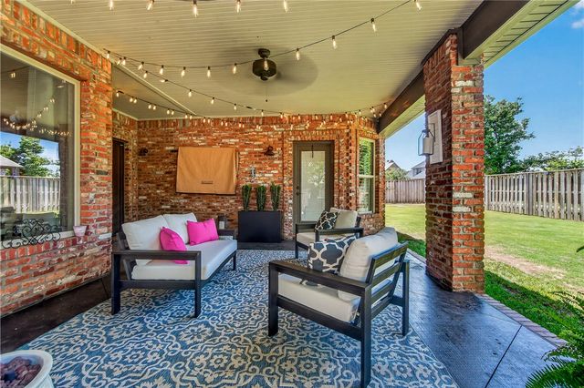 1505 NE Chapel Hill Drive, Bentonville, AR 72712