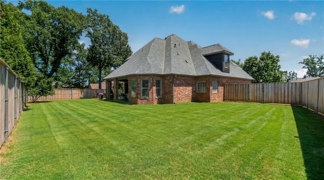 1505 NE Chapel Hill Drive, Bentonville, AR 72712