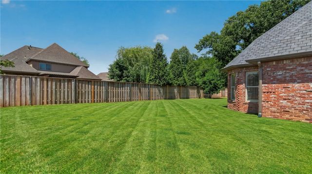 1505 NE Chapel Hill Drive, Bentonville, AR 72712
