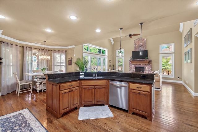 1505 NE Chapel Hill Drive, Bentonville, AR 72712