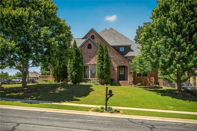 1505 NE Chapel Hill Drive, Bentonville, AR 72712