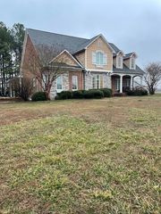 828 Prosser Rd, Leoma, TN 38468