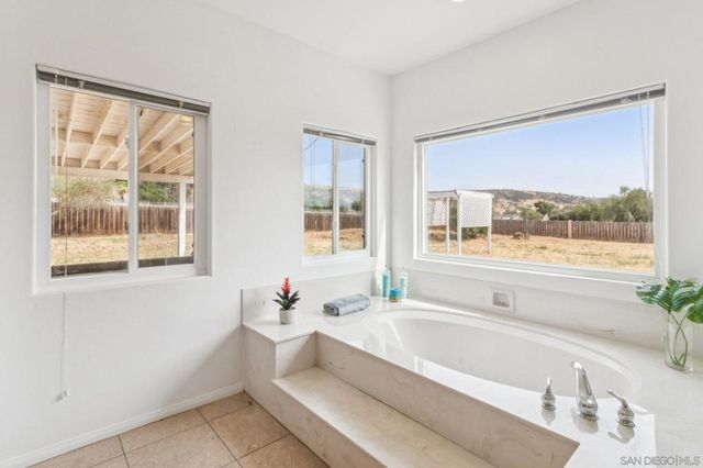 1346 Wilson Rd, Ramona, CA 92065