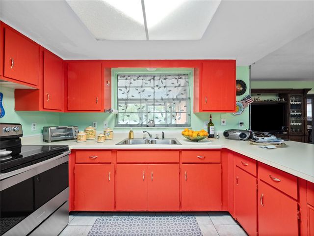 7002 CRESTLAKE DRIVE, Orlando, FL 32819