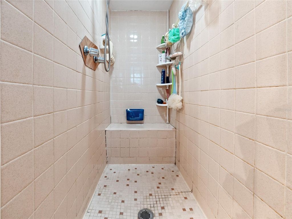 Image 16 of property listing at 7002 CRESTLAKE DRIVE, Orlando, FL 32819