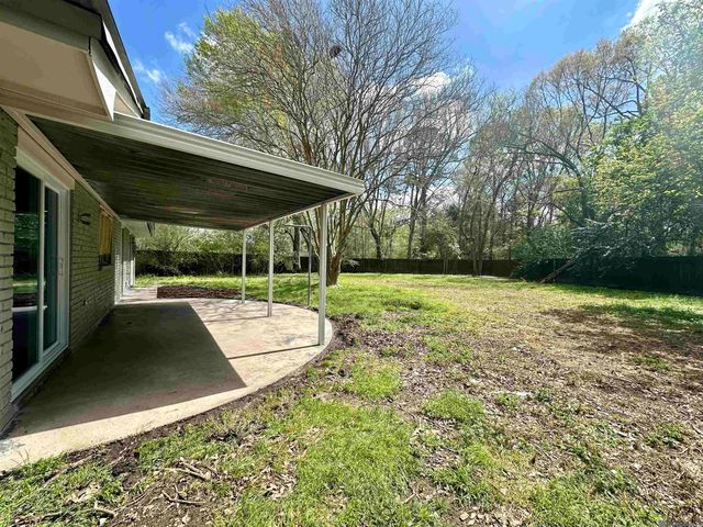 13678 E Jolissaint Dr, Saint George, LA 70810