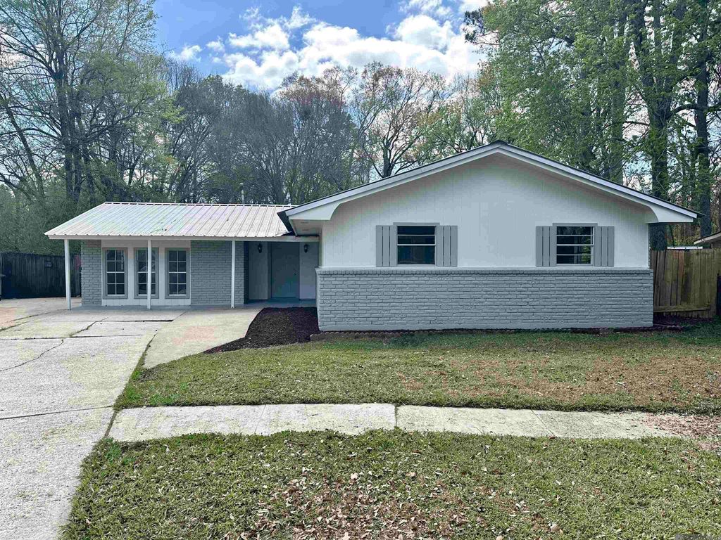 13678 E Jolissaint Dr, Saint George, LA 70810