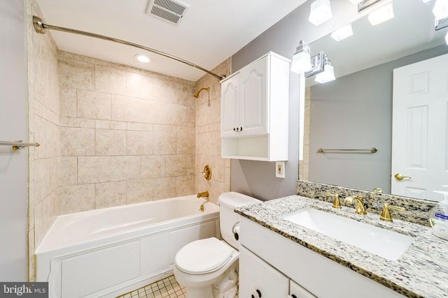 4038 MAPLE ST, Fairfax, VA 22030