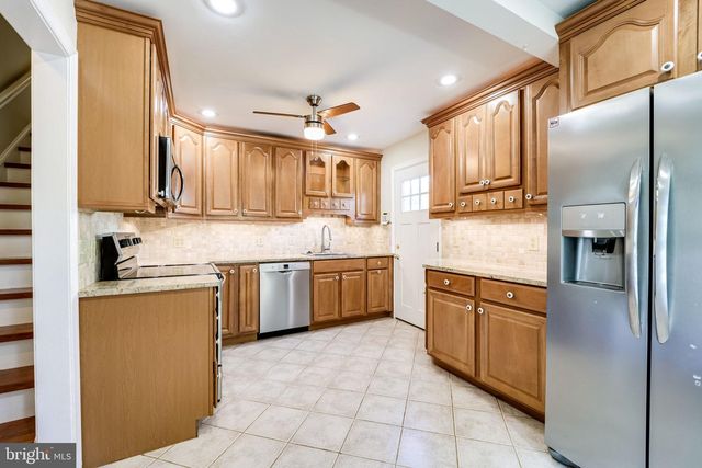 4038 MAPLE ST, Fairfax, VA 22030