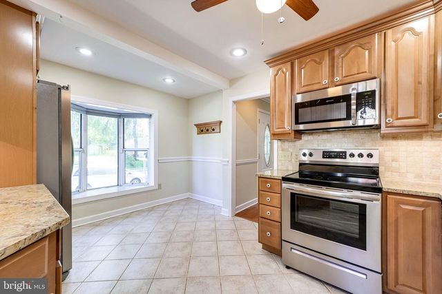 4038 MAPLE ST, Fairfax, VA 22030