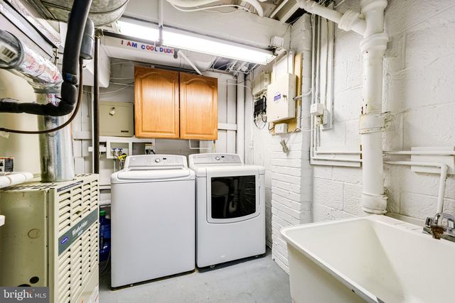 4038 MAPLE ST, Fairfax, VA 22030