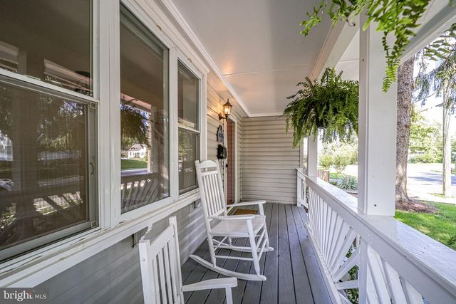 4038 MAPLE ST, Fairfax, VA 22030