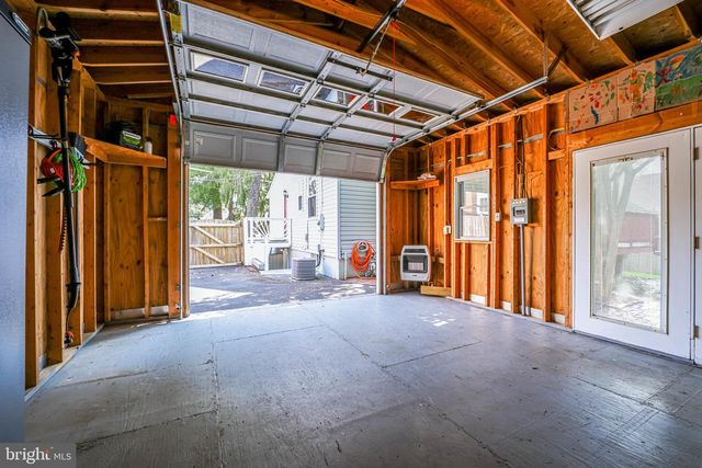 4038 MAPLE ST, Fairfax, VA 22030