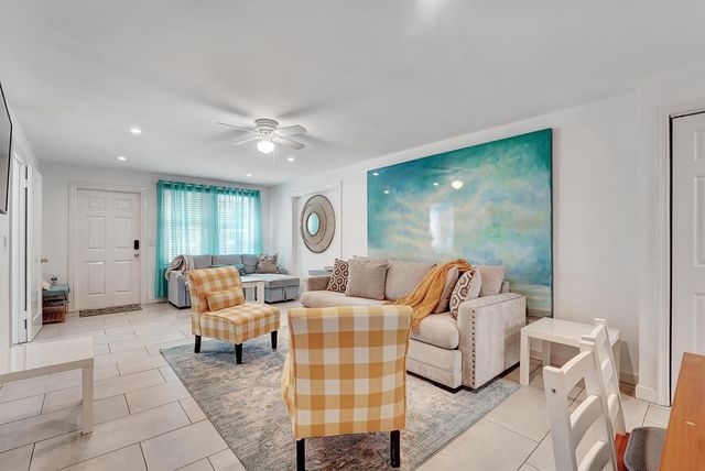 14 South Lane B, Boynton Beach, FL 33435