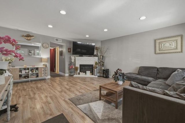1179 Beaconsfield, San Jose, CA 95121