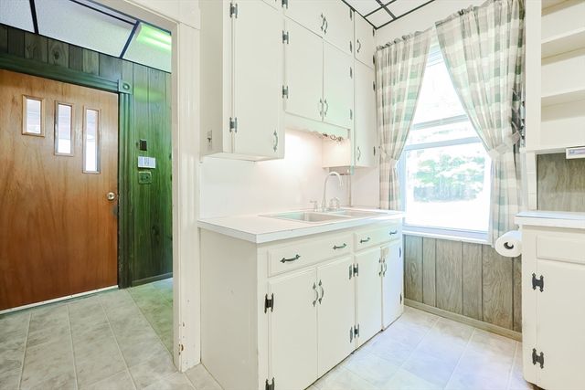 30 Palm Street, Leominster, MA 01453