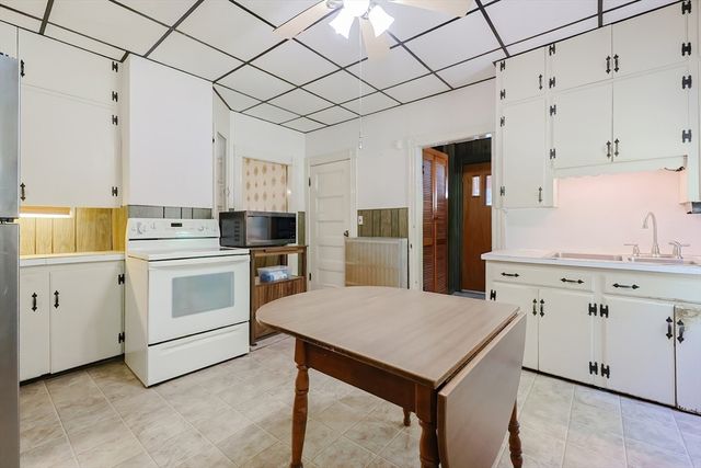 30 Palm Street, Leominster, MA 01453