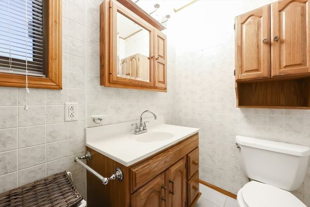 30 Palm Street, Leominster, MA 01453
