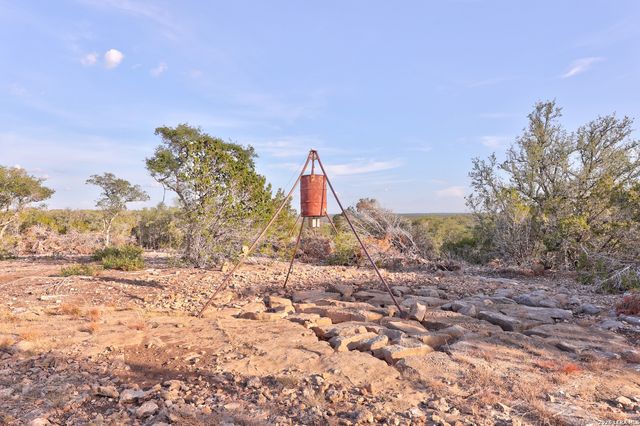 0 Yellowstone LnSW, Hunt, TX 78024