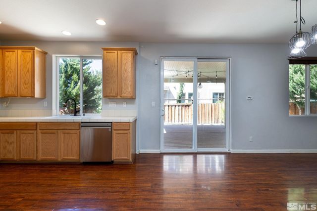 7422 Windswept Loop, Sparks, NV 89436