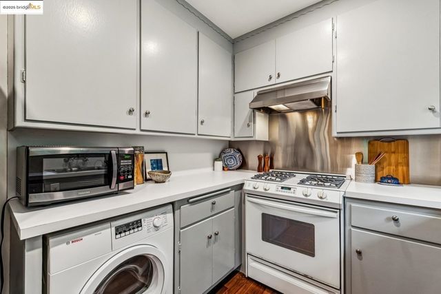 2704 Le Conte AVE 4, Berkeley, CA 94709