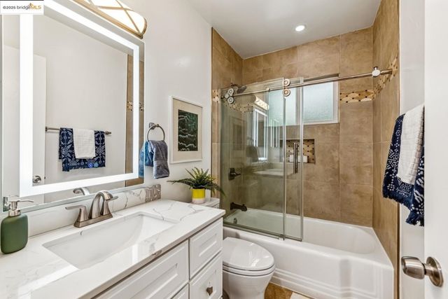 2704 Le Conte AVE 4, Berkeley, CA 94709